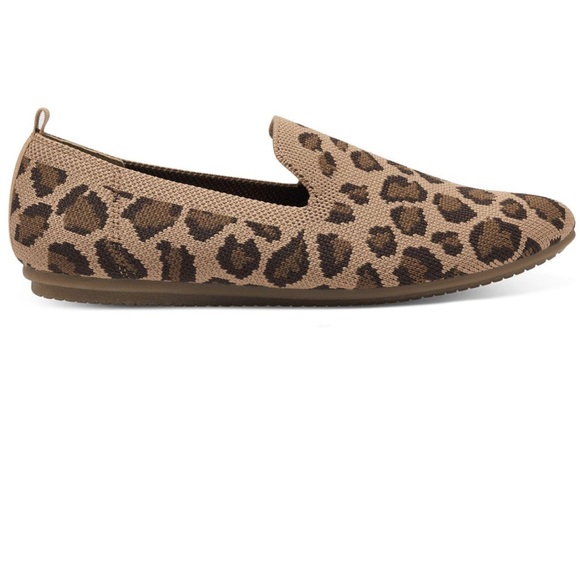 Vince Camuto Shoes - Vince Camuto Brown Leopard Print Flats, size 8.5